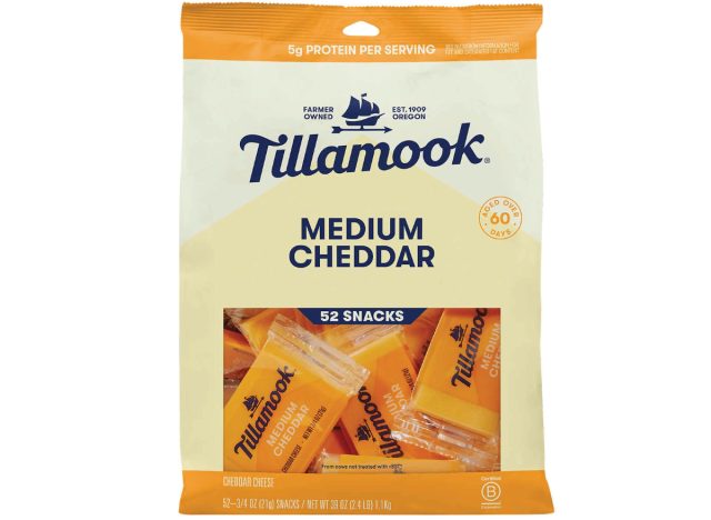 Tillamook Medium Cheddar Snacking Cheese