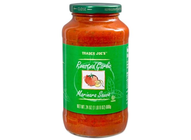 trader joe's roasted garlic marinara sauce