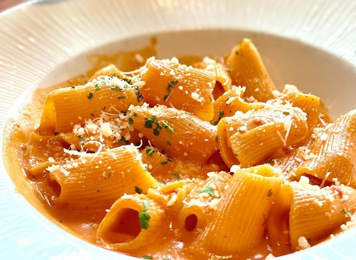 9 Restaurant Chains That Serve the Best Vodka Sauce Pastas