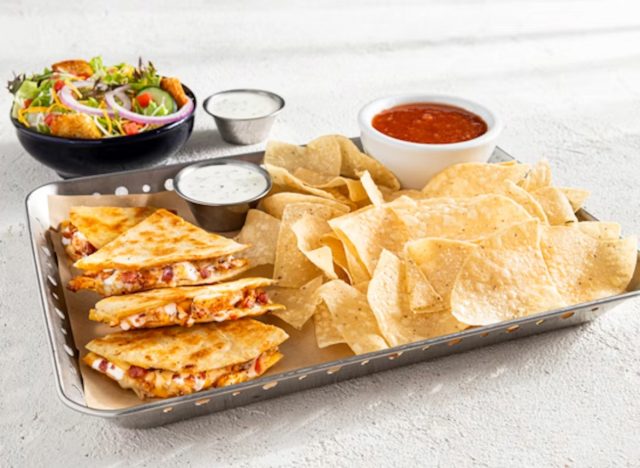 chili's bacon ranch chicken quesadillas, salad, chips and salsa