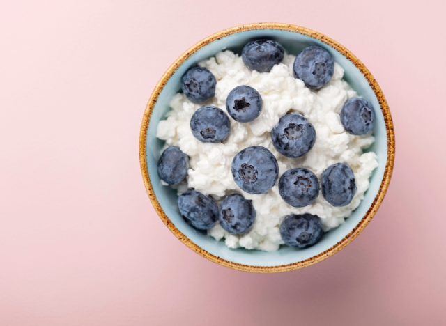 cottage cheese with blueberries
