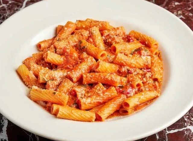 grand lux cafe spicy vodka pasta