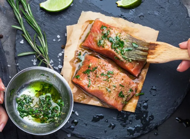 marinating salmon