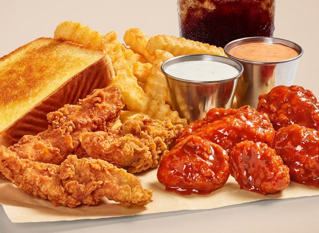Zaxby's Buffalo Traditional Wings & Things Meal