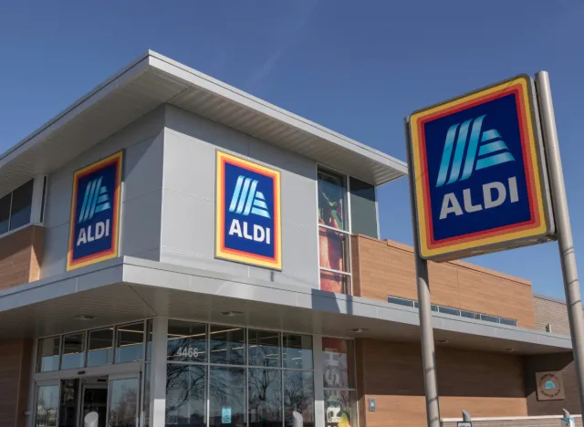 aldi exterior