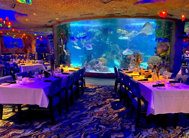 aquarium restaurant dining room