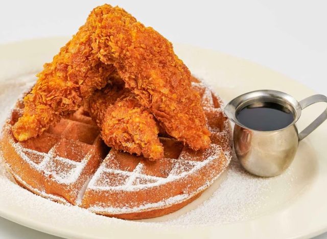 the cheesecake factory chicken and waffles