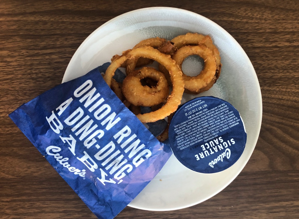 I Tried the Onion Rings at 6 Fast-Food Chains & One Prevailed