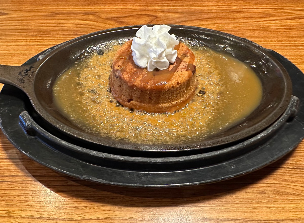 I Tried the Cookie Skillet at 5 Restaurant Chains & One Is Perfect