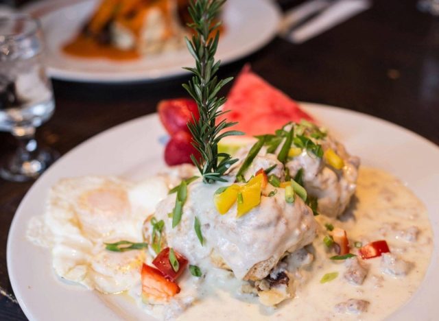 hash house biscuits and gravy