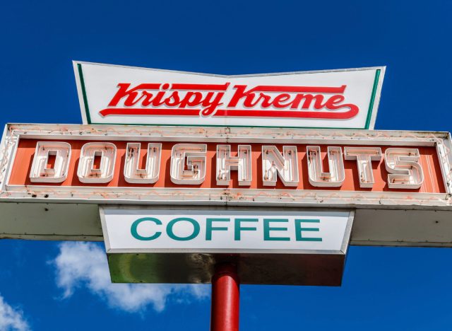 krispy kreme doughnuts sign