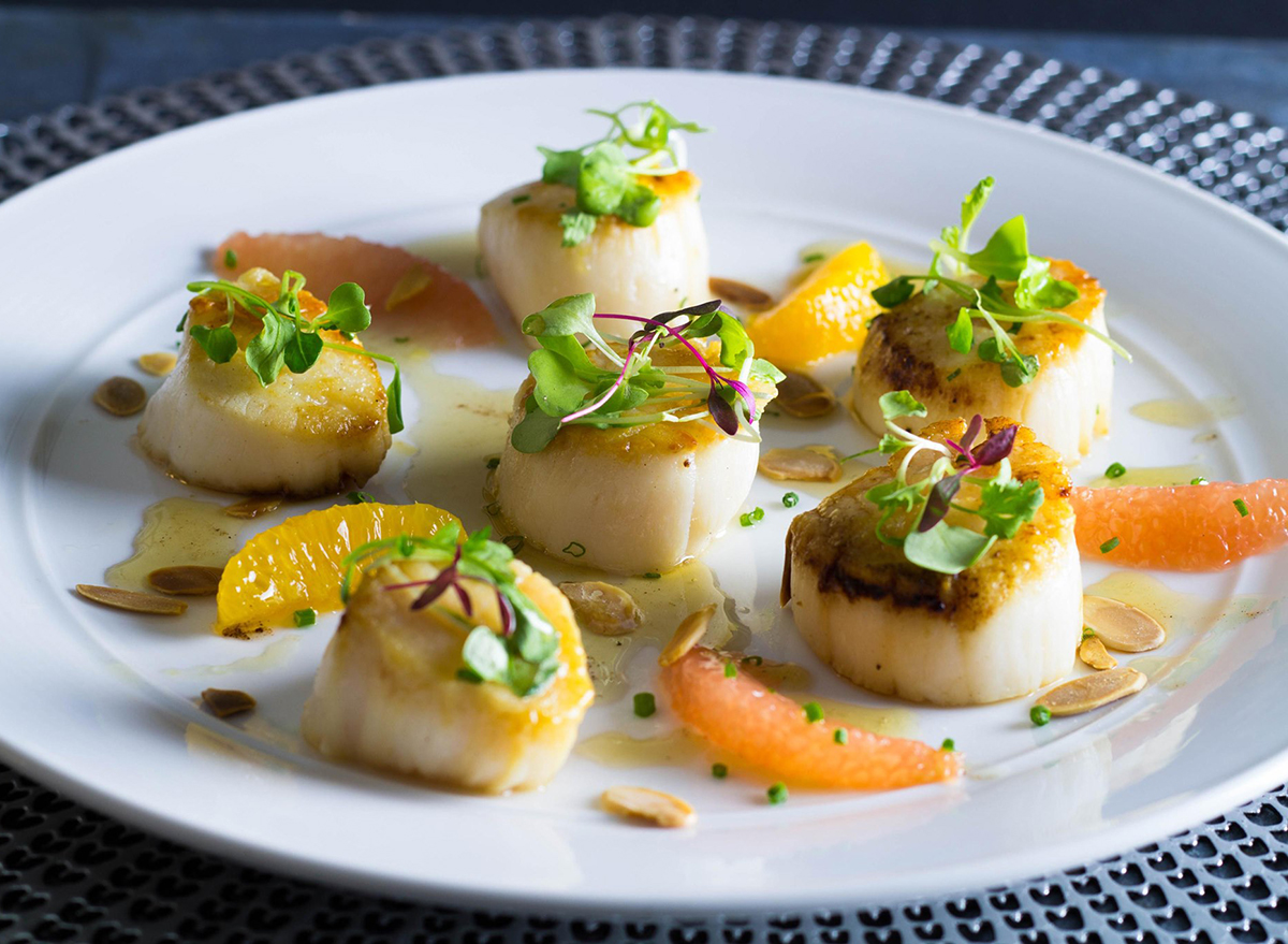 10 Restaurant Chains That Serve the Best Scallops