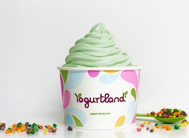 Lucky Irish Mint frozen yogurt at Yogurtland