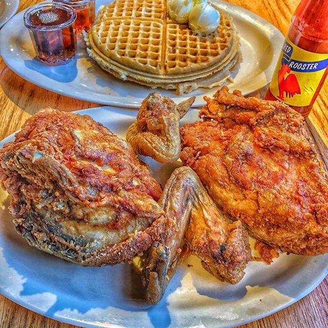 roscoe's herb's special chicken and waffles