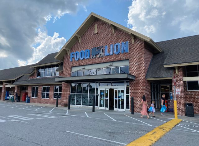 food lion storefront