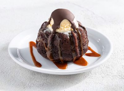 6 Desserts at Chain Restaurants Chefs Can’t Stop Talking About