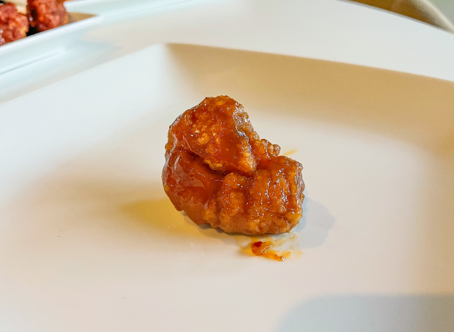 a hawaiin wing on a plate. 