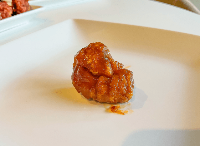 a hawaiin wing on a plate. 