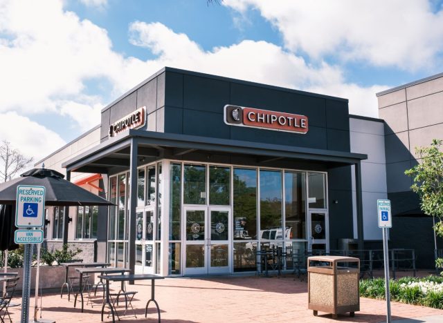 Chipotle store exterior