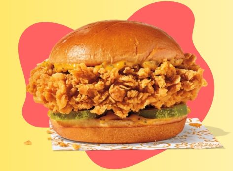 I Tried Popeyes&rsquo; Golden BBQ Sandwich & It Lacked Flavor