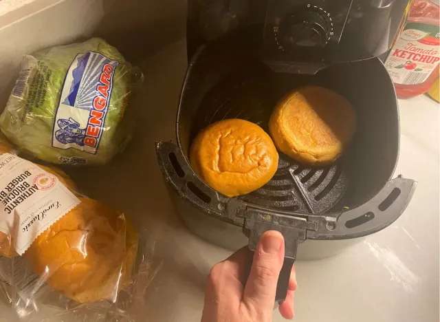 hamburger buns in an air fryer 