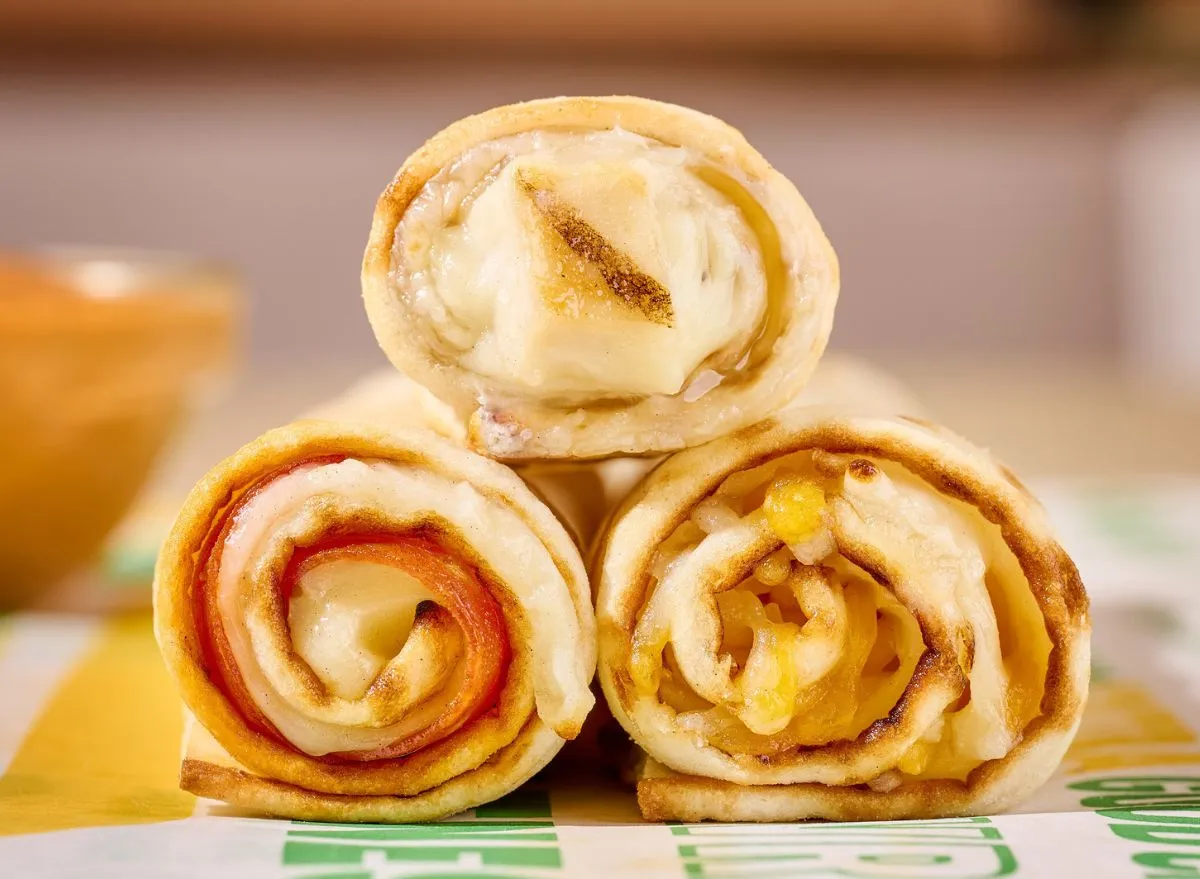 subway-launches-3-cheesy-new-footlong-dippers