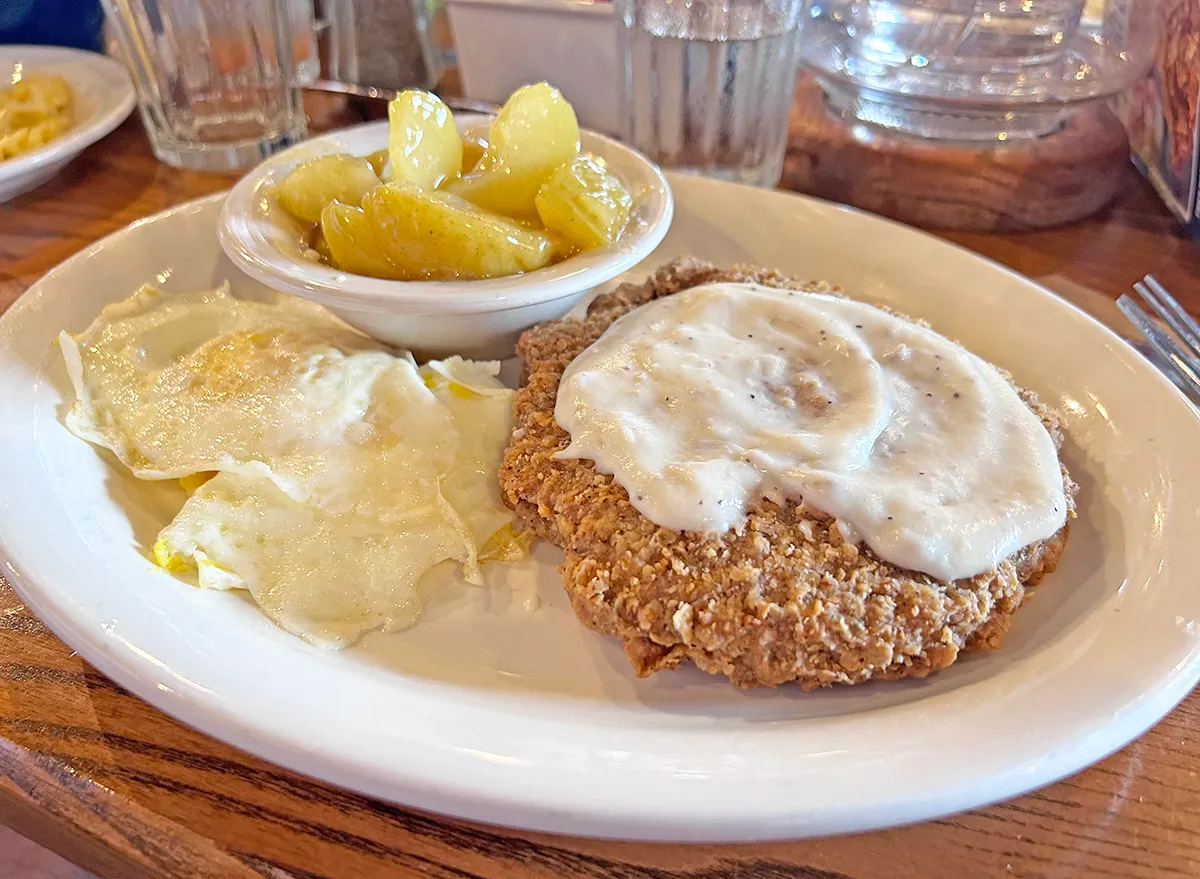 9 Classic Cracker Barrel Breakfasts, Tasted & Ranked for 2024