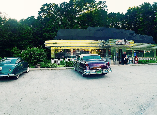 exterior of bob's diner