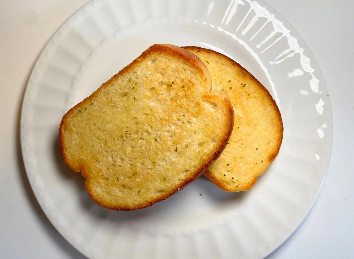 5 Frozen Garlic Breads, Tasted & Ranked in 2024