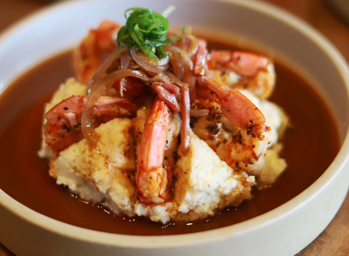 6 Restaurant Chains That Serve the Best Shrimp and Grits