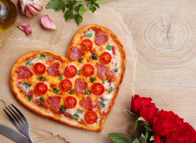 Heart,Shaped,Italian,Pizza,With,Salami,cherry,Tomatoes,garlics,parsley,pizza,Sauce,mozzella,And,Olive