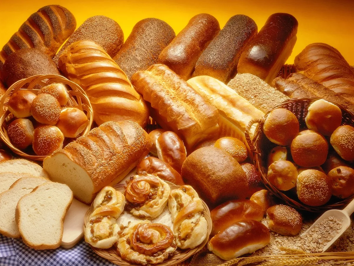 Bakery,Product,Assortment,With,Bread,Loaves,,Buns,,Rolls,And,Danish