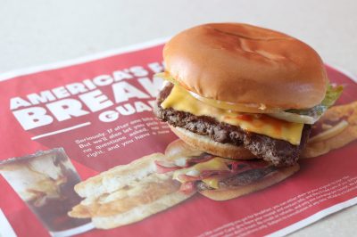 8 Burger Chains That Don’t Actually Grill Their Burgers