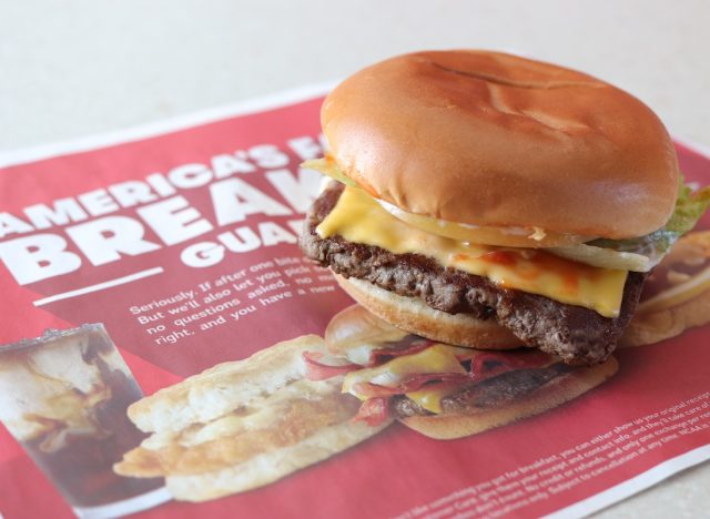 8 Burger Chains That Don’t Actually Grill Their Burgers