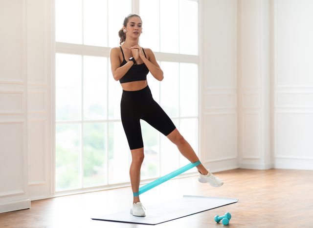 Standing leg lift