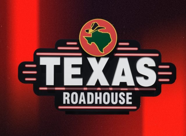 7 Texas Roadhouse Items That Are Totally Worth the Hype