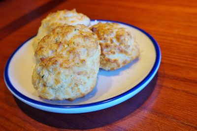 7 Restaurant Chains That Still Give You Free Bread Before Your Meal