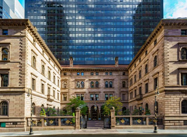Lotte New York Palace & The Towers