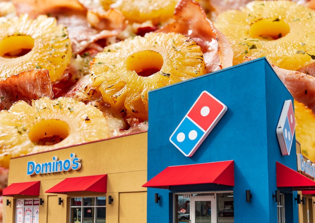 Tropical,Hawaiian,Pizza,With,Pineapple,Slices,And,Ham,On,An