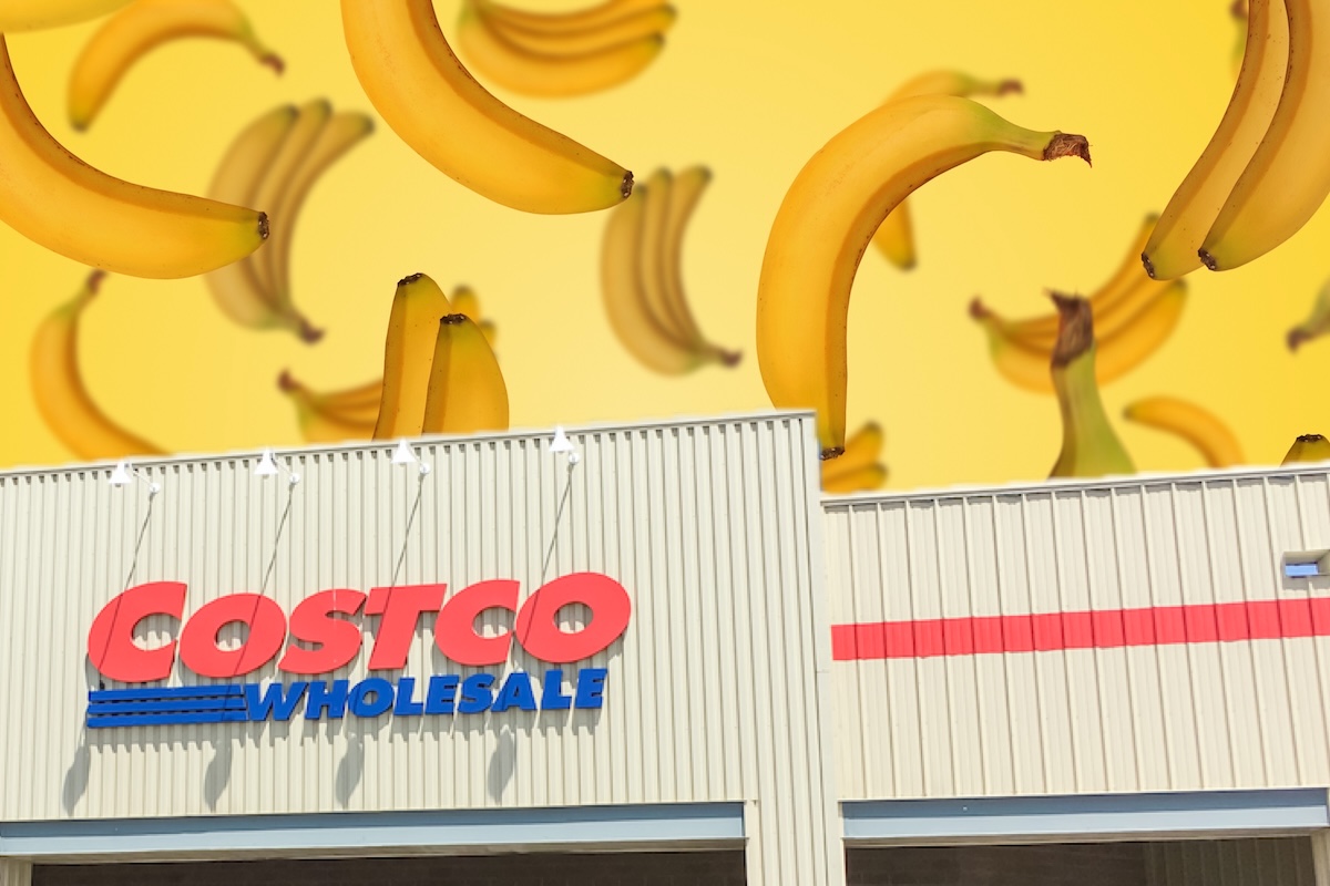 Many,Fresh,Bananas,Falling,Down,On,Yellow,Background
