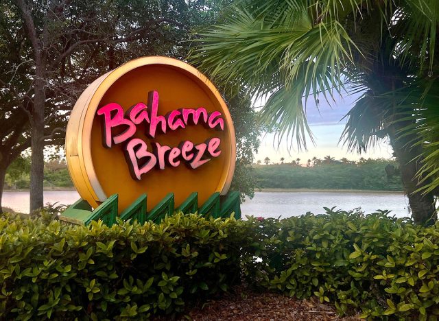 Bahama Breeze restaurant exterior sign at Sawgrass Mills Mall