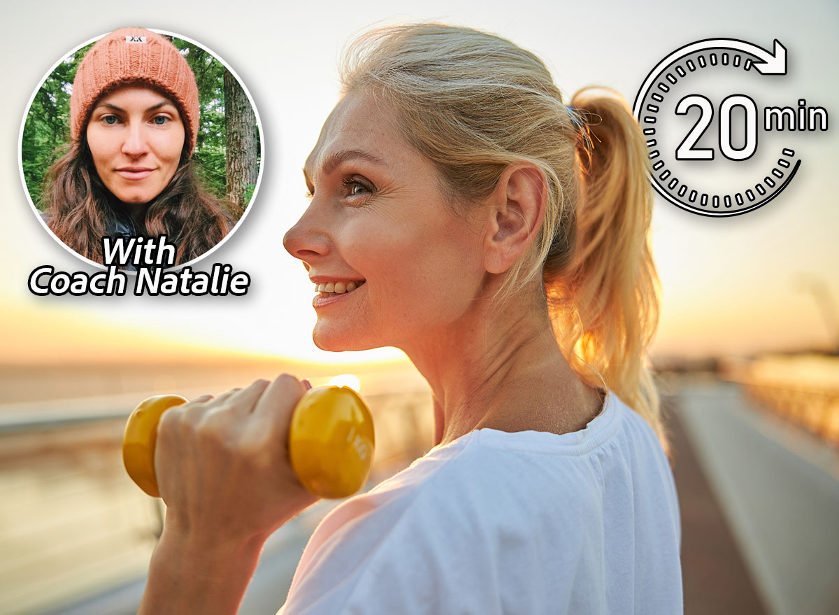 Smiling,Beautiful,Happy,Mature,Caucasian,Female,Athlete,With,A,Dumbbell
