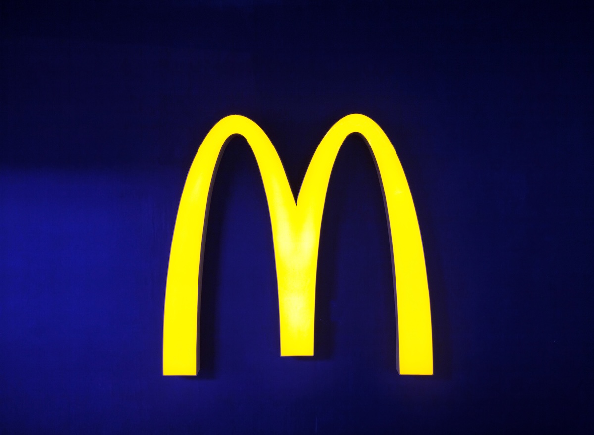 Singapore, ,July,25,:,Mcdonald’s,Logo,In,Light,Box