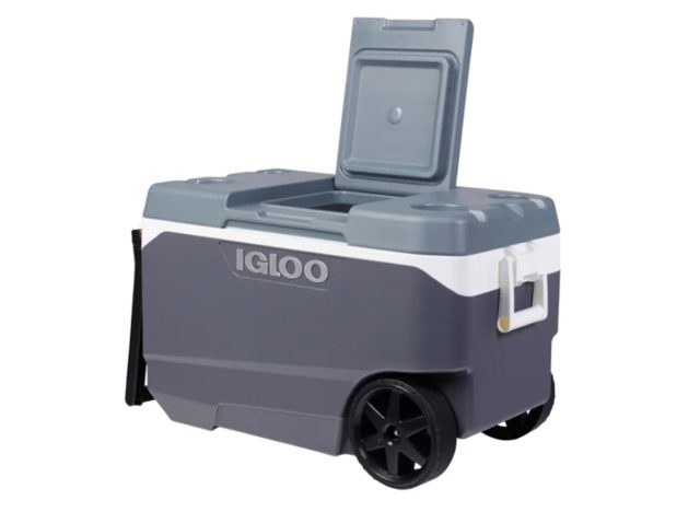 Igloo 90-quart Maxcold Latitude Flip and Tow Wheeled Cooler