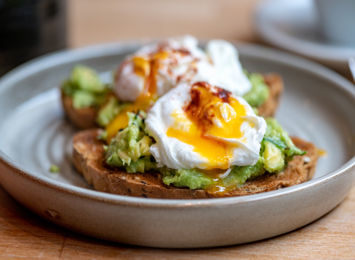 Healthy,Breakfast,With,Wholemeal,Bread,Toast,And,Poached,Egg,With