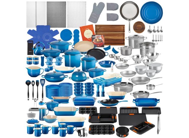 Le Creuset 166-piece Ultimate Cookware Set