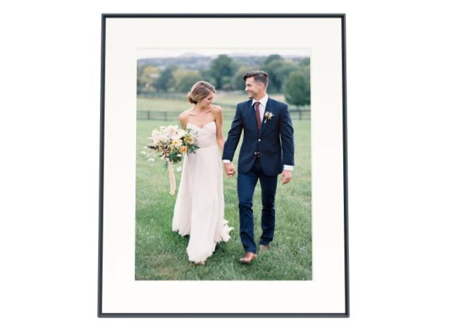 Summit by Aura - 15" Digital Picture Frame