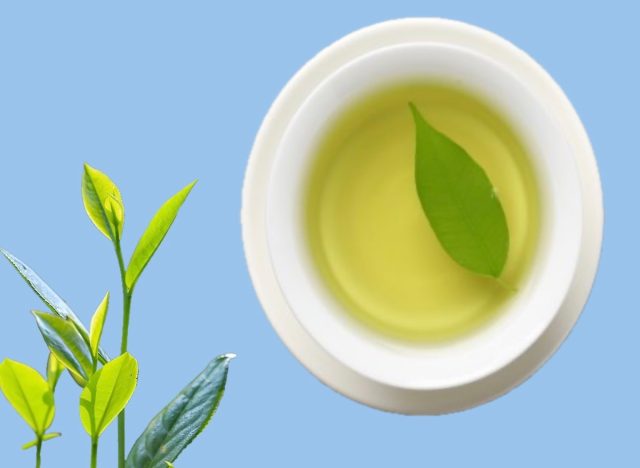 I Drank Green Tea Twice a Day for a Week and Noticed 4 Life-Changing Effects