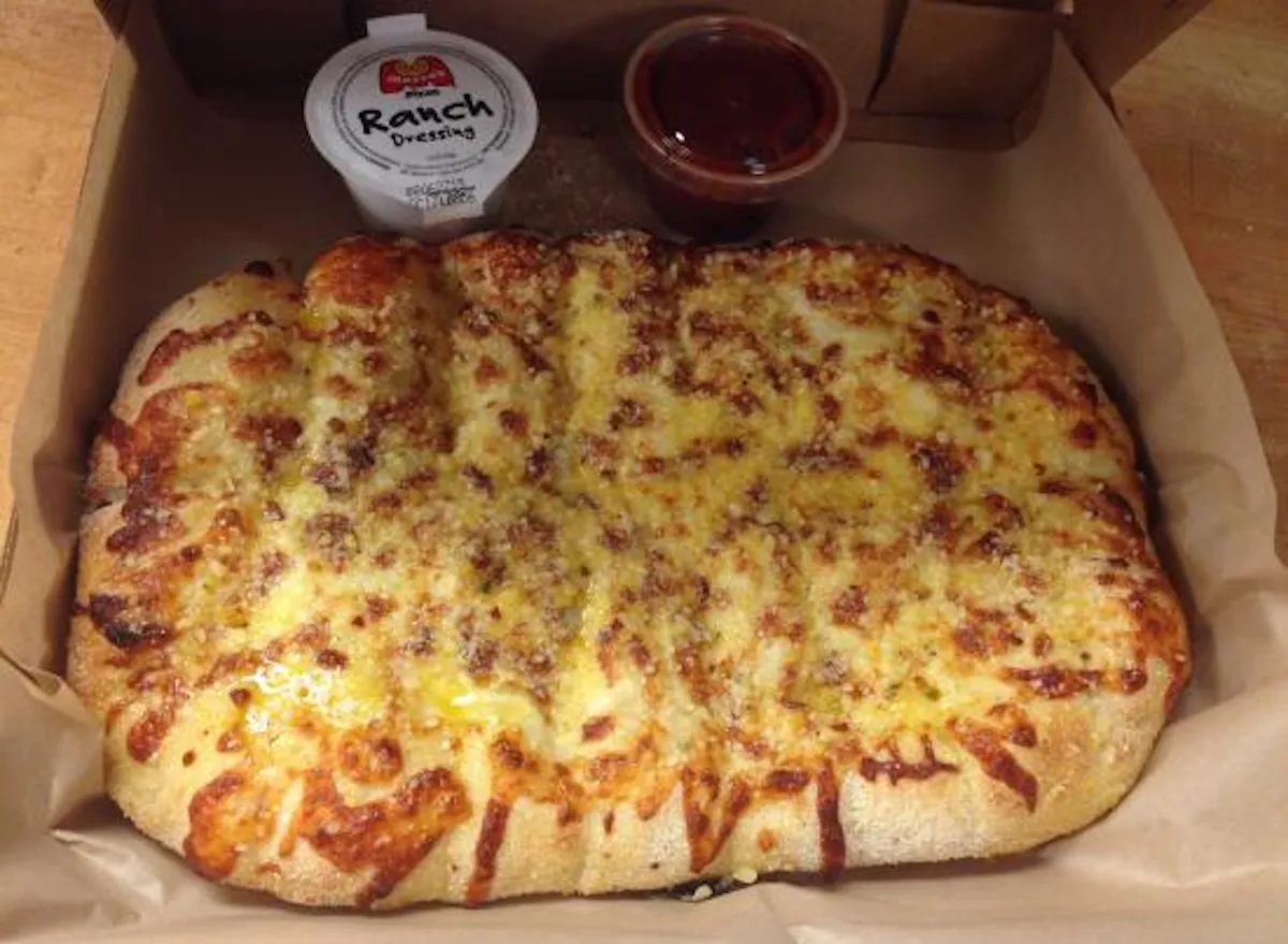 7 Pizza Chains With the Best Cheesy Bread
