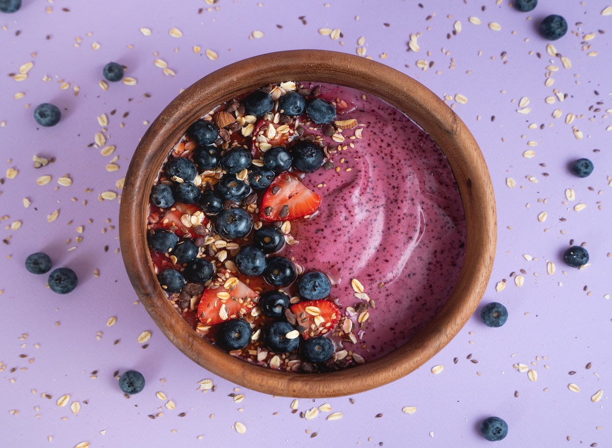 Acai,Bowl,With,Blueberries,And,Strawberries.